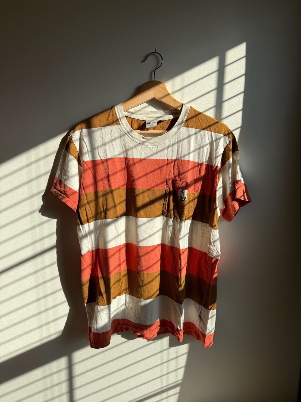 Deus Ex Machina Men’s Striped Tshirt Surf Moto Skate M